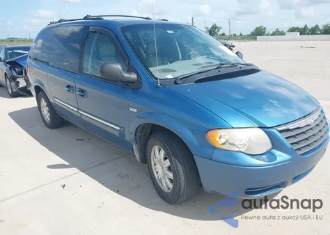 2005 Chrysler Town & Country Touring из США, поврежденный, VIN 2C4GP54L25R286913